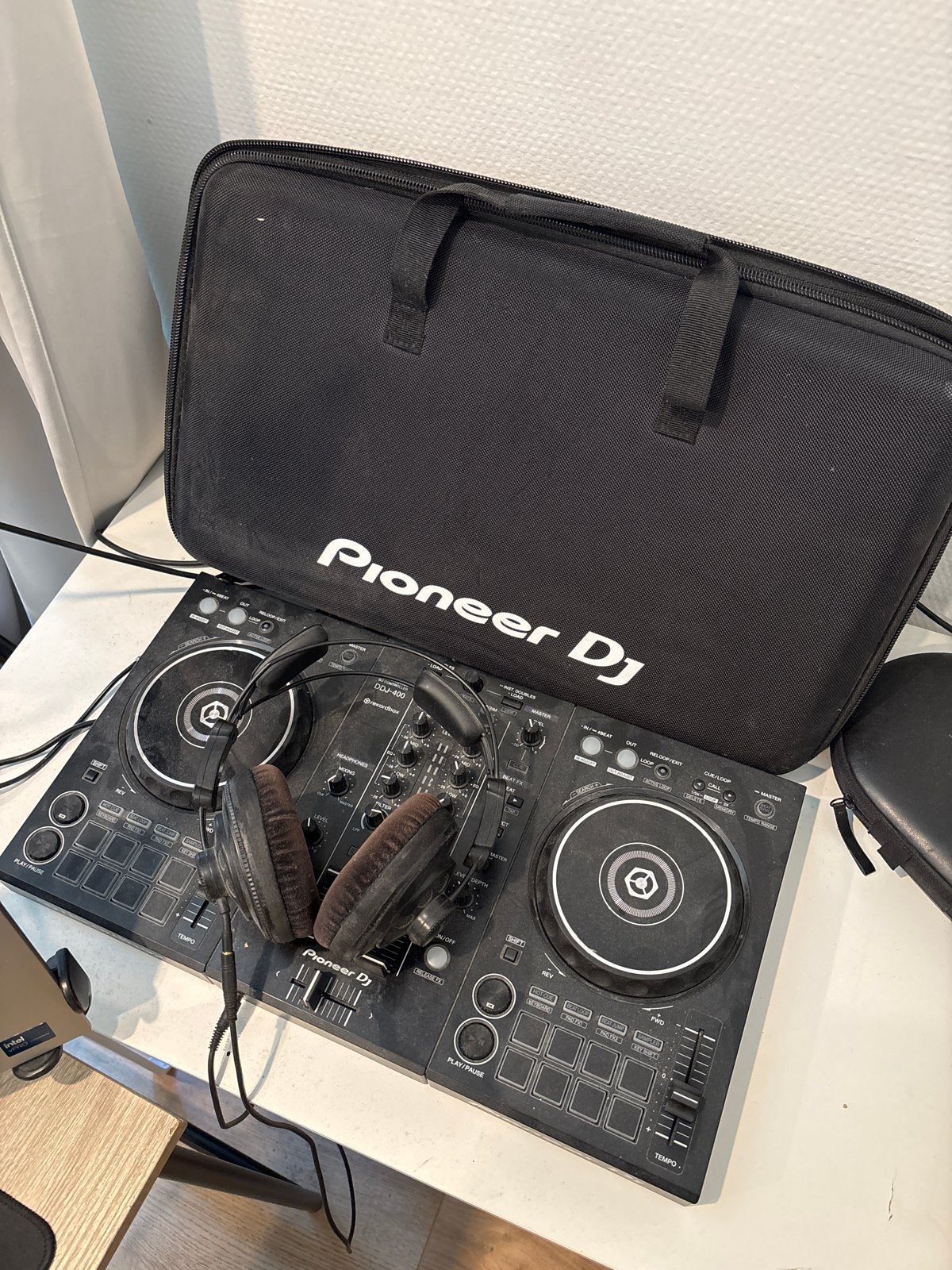 Pioneer DJ DDJ-400 met koptelefoon, hoes, Behringer speaker, Ophalen, Gebruikt, Dj-set, Pioneer