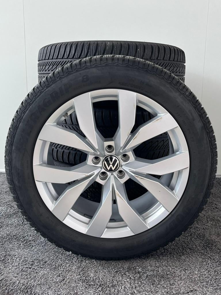 20" Volkswagen Touareg Winterset - GoodYear, Gebruikt, 285 mm, Banden en Velgen, Personenwagen