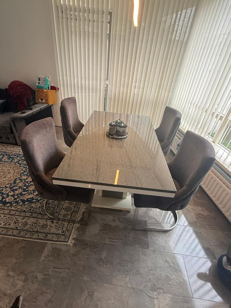 Eettafel met 4 stoelen, Huis en Inrichting, Tafels | Eettafels, Ophalen, 100 tot 150 cm, 150 tot 200 cm, Overige materialen