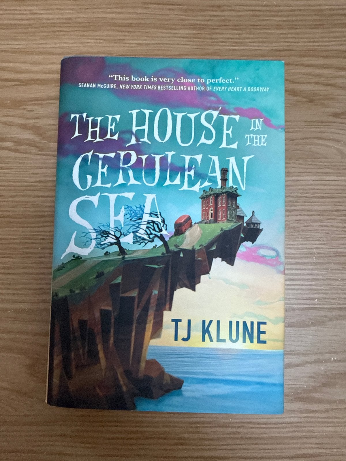 The House in the Cerulean Sea - TJ Klune edition 2020, Ophalen of Verzenden, Zo goed als nieuw, Amerika