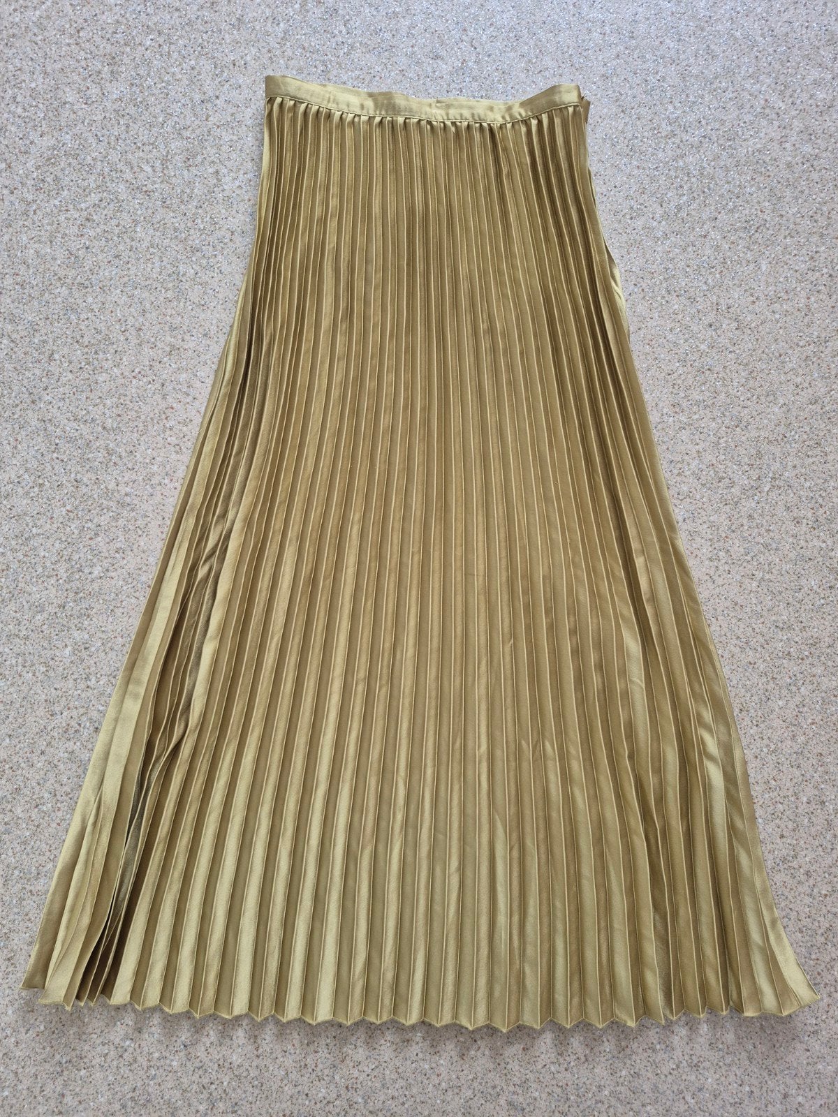 Gouden satijnen blouse en plooirok set van MNG, MNG, Ophalen of Verzenden, Zo goed als nieuw, Maat 36 (S)