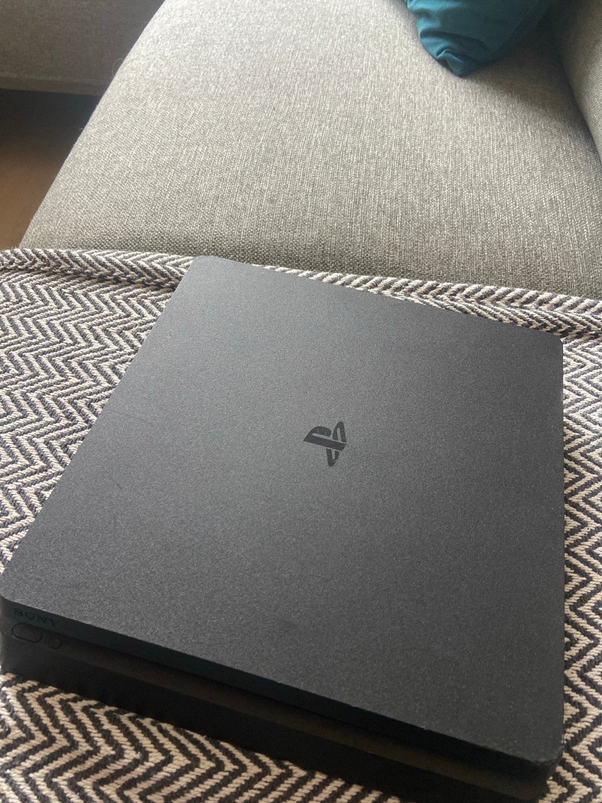 PS4 met controller en oplaadstation - Goede staat, Ophalen of Verzenden, Gebruikt, Met 1 controller, Original