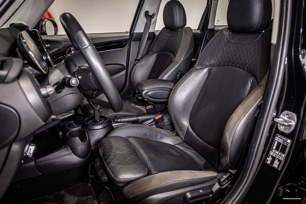 Mini Mini 1.5 Cooper Camden Plus Edition|Pano|HUD|H&K|Cam, Auto's, Mini, 136 pk, Adaptive Cruise Control, Zwart, Leder