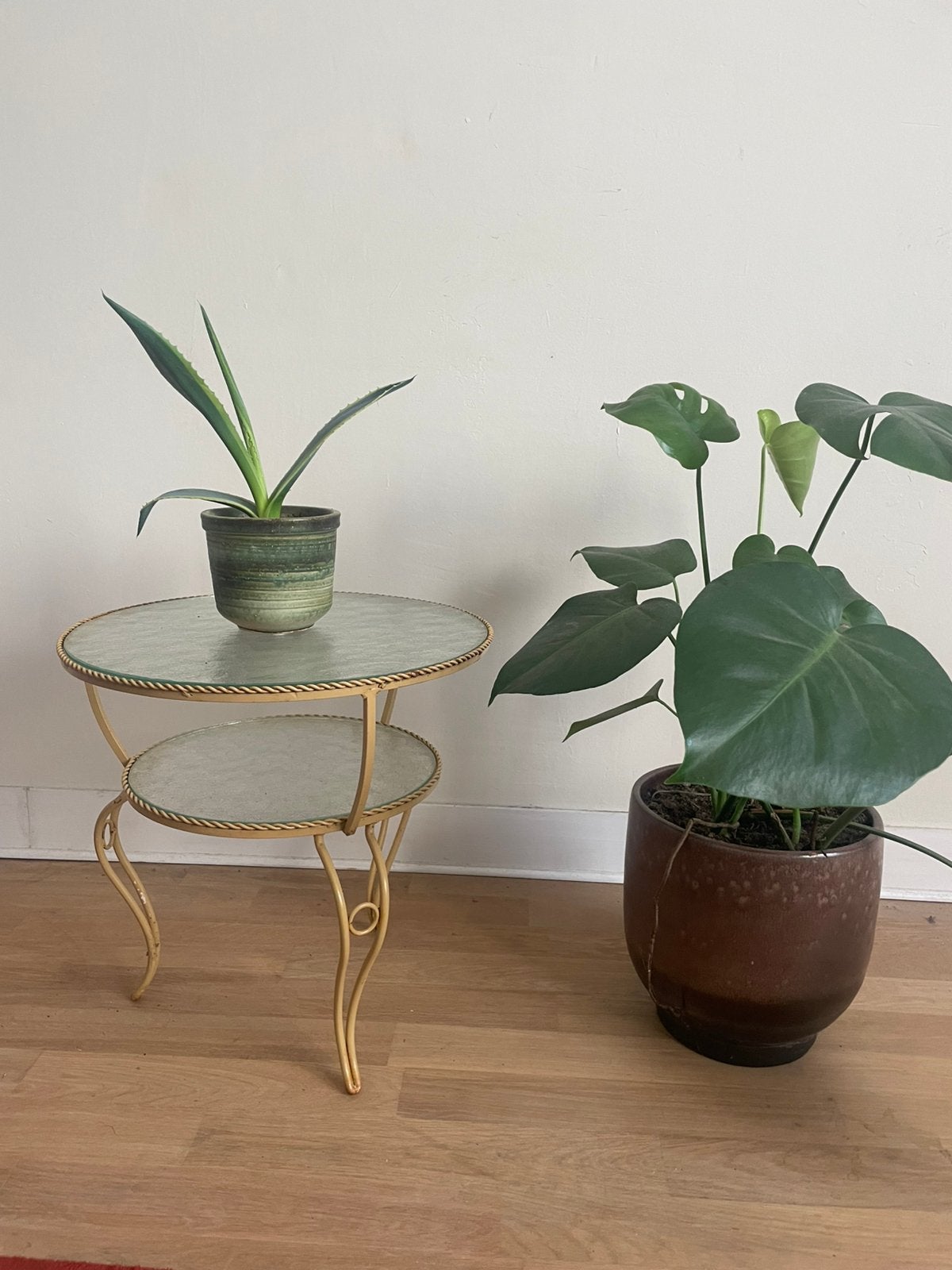 Vintage retro mid century bijzet tafel, Ophalen, Zo goed als nieuw