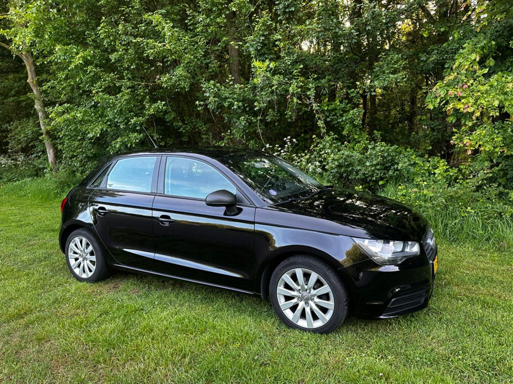 Audi A1 Sportback 1.2 Tfsi  11-2014 Zwart.  Apk 28-05-27, Auto's, Audi, Voorwielaandrijving, Stof, Zwart, 4 cilinders