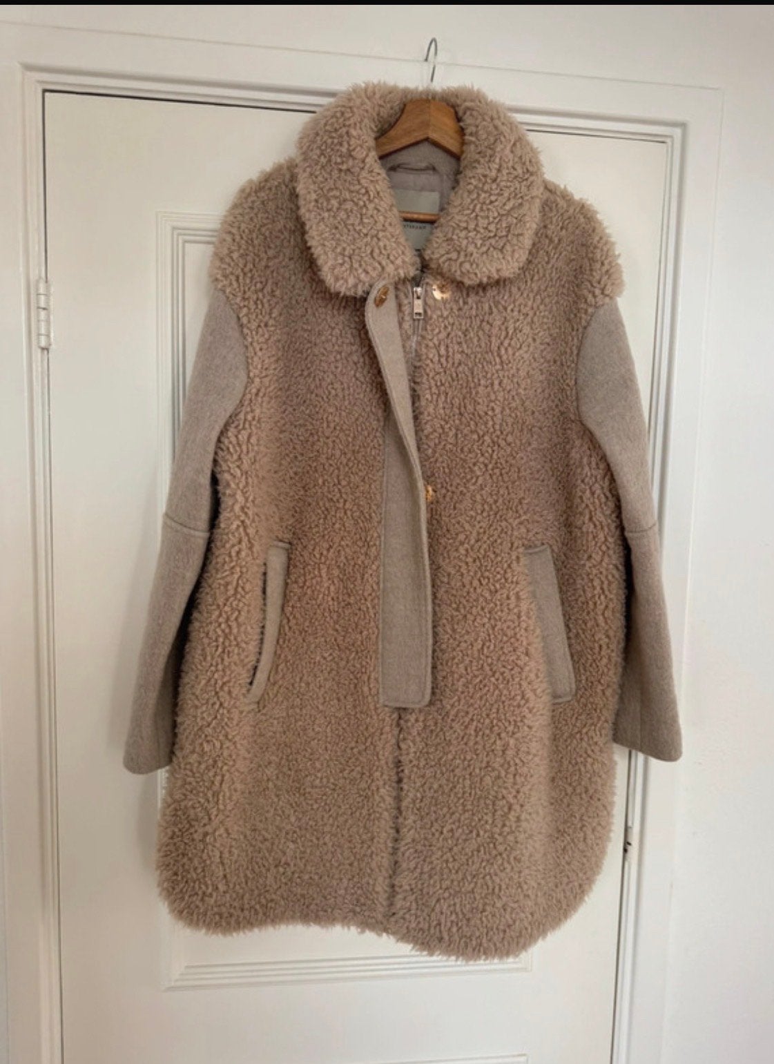Warme teddy/wollen jas van Maura Amsterdam, maat 42, Ophalen of Verzenden, Zo goed als nieuw, Maat 42/44 (L), Beige