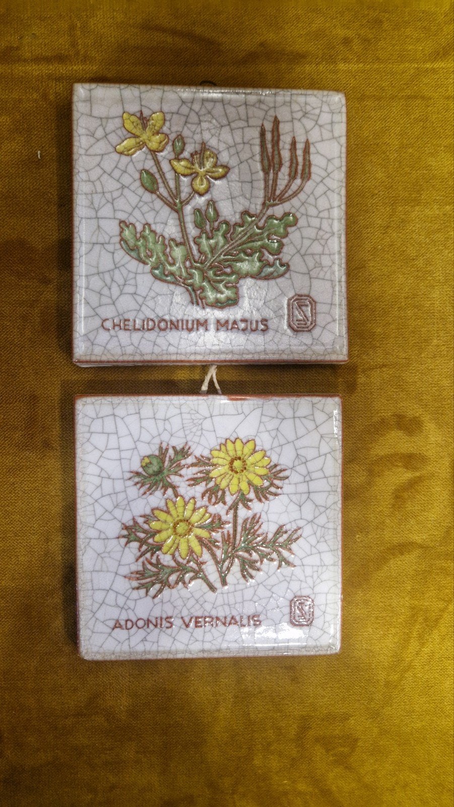 2 Majolika flora tegels, Antiek en Kunst, Ophalen of Verzenden