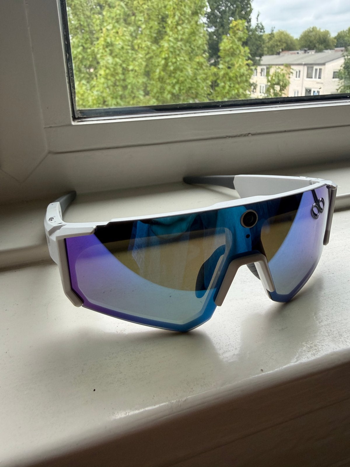 Oakley sport zonnebril met video camera 4k, Zonnebril, Wit, Nieuw, Ophalen of Verzenden