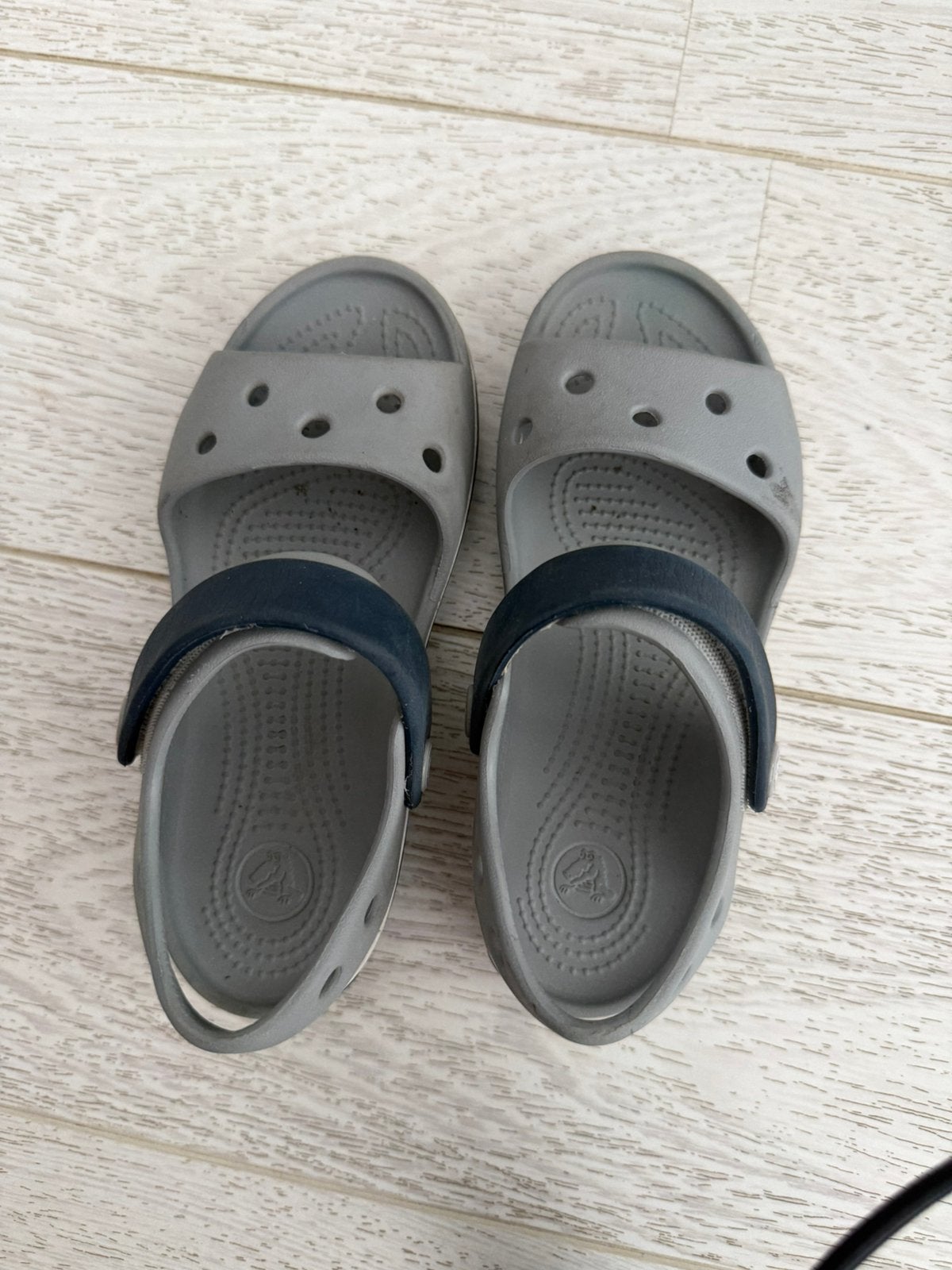 Crocs sandalen maat 29-30 lichtgrijs, Gebruikt, Overige typen, Ophalen of Verzenden, Jongen