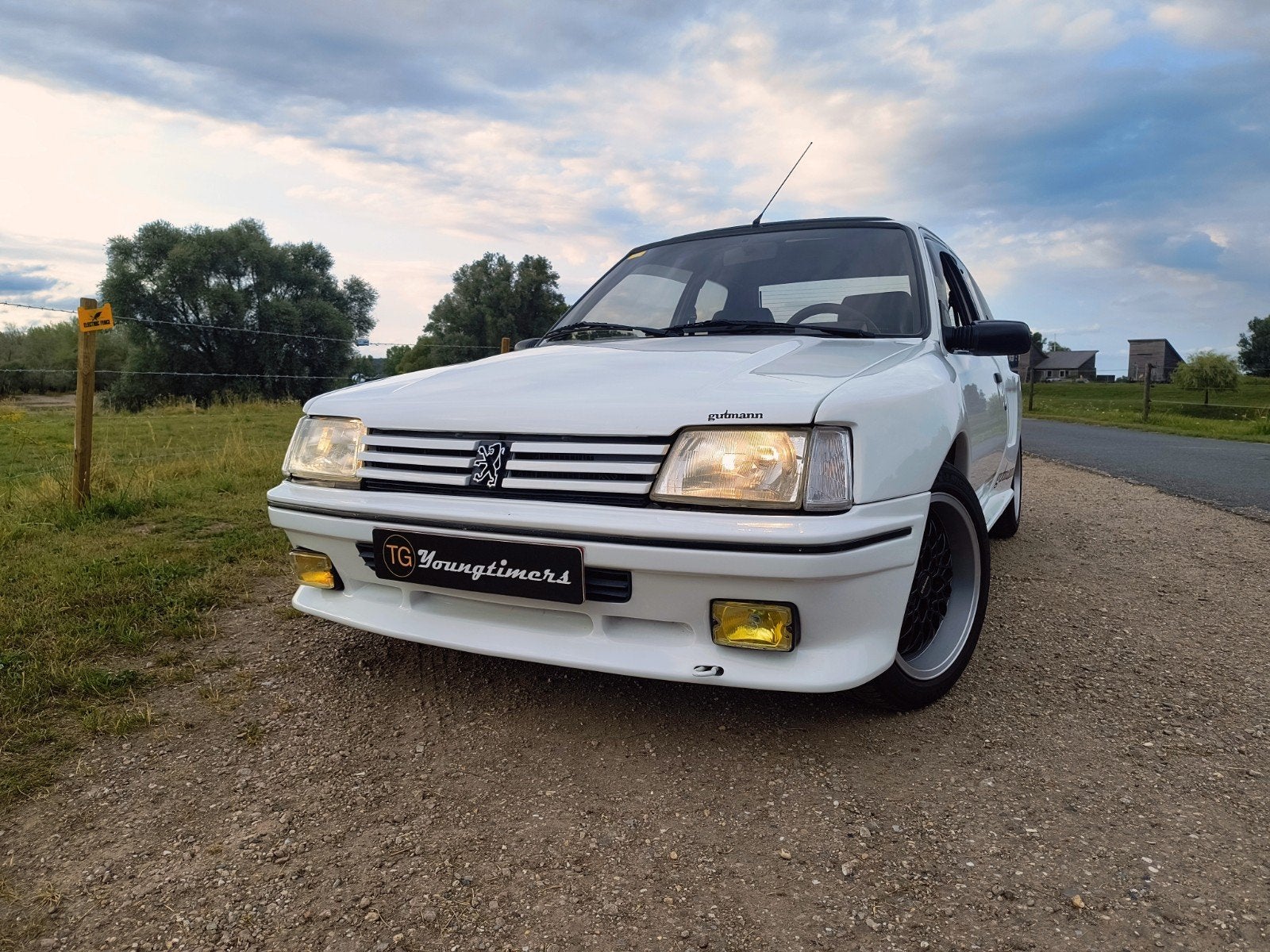 Peugeot 205 1.9 GTi Gutmann bwjr 1992 169.175 <TURBO2 KIT>, Voorwielaandrijving, 67 €/maand, Zwart, Wit