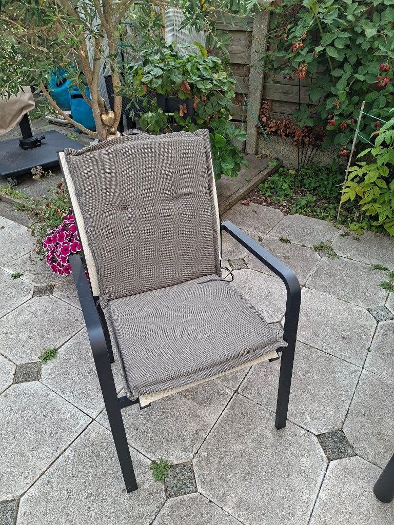 tuinkussens, Ophalen, Zo goed als nieuw