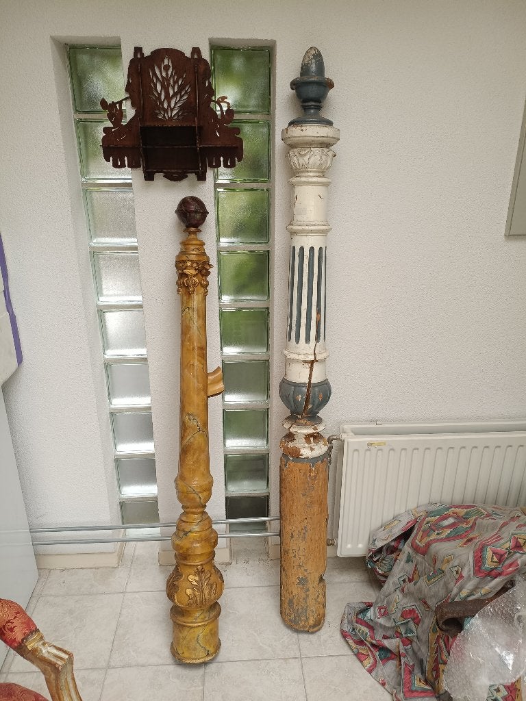 Twee mooie antieke hoofdbalusters, Ophalen, Gebruikt