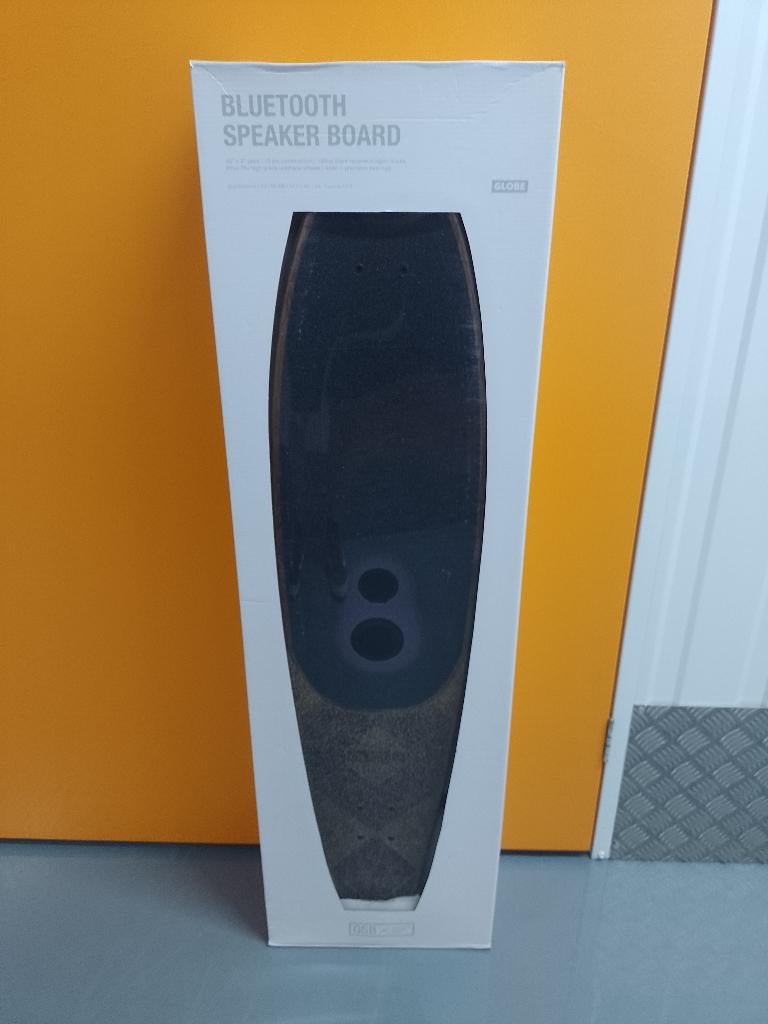 Globe Longboard with Built-in Bluetooth Speaker, skateboard, Ophalen, Zo goed als nieuw, Skateboard, Longboard