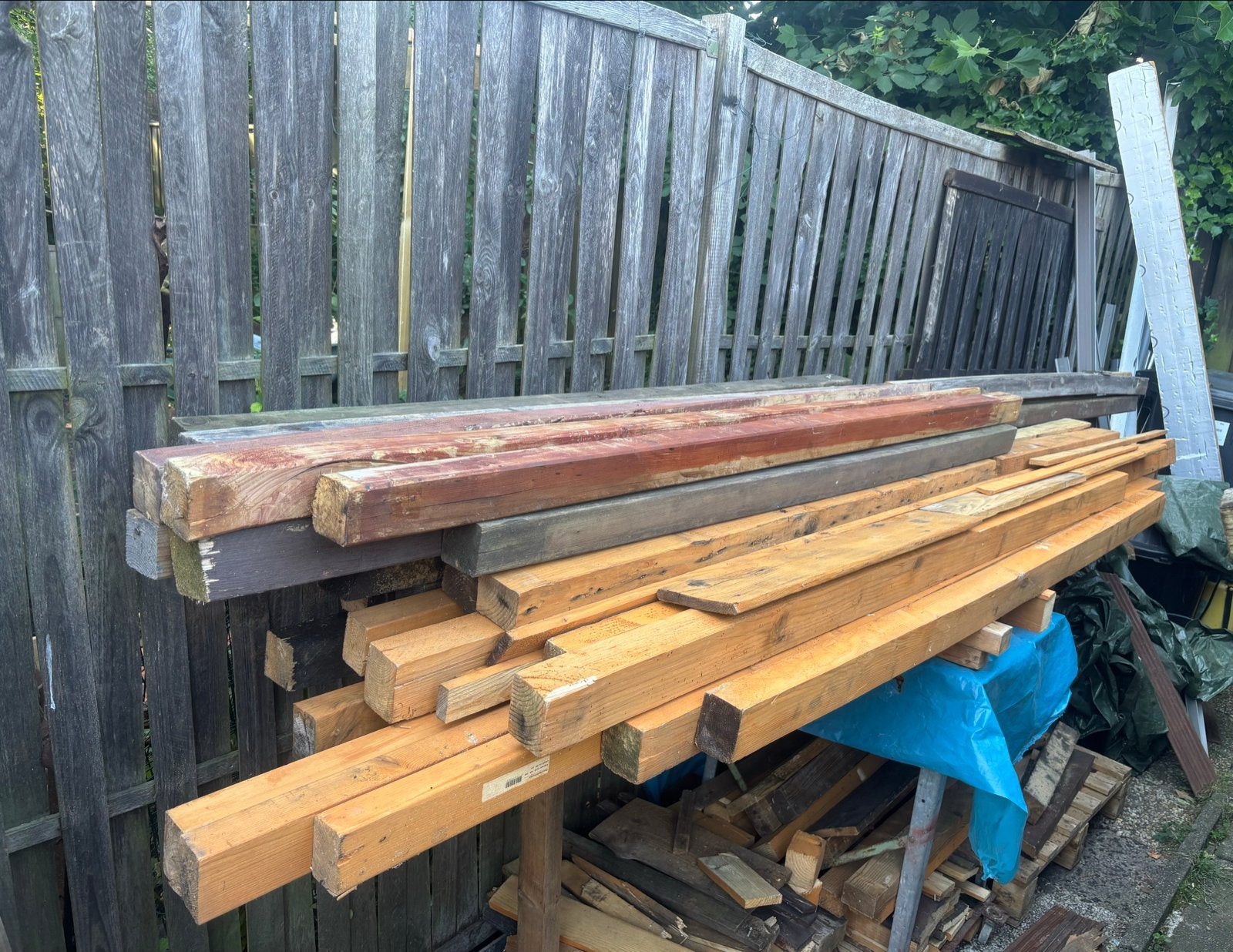 Diverse partij gebruikt hout: balken en planken, Geïmpregneerd, Gebruikt, Grenen, Ophalen of Verzenden