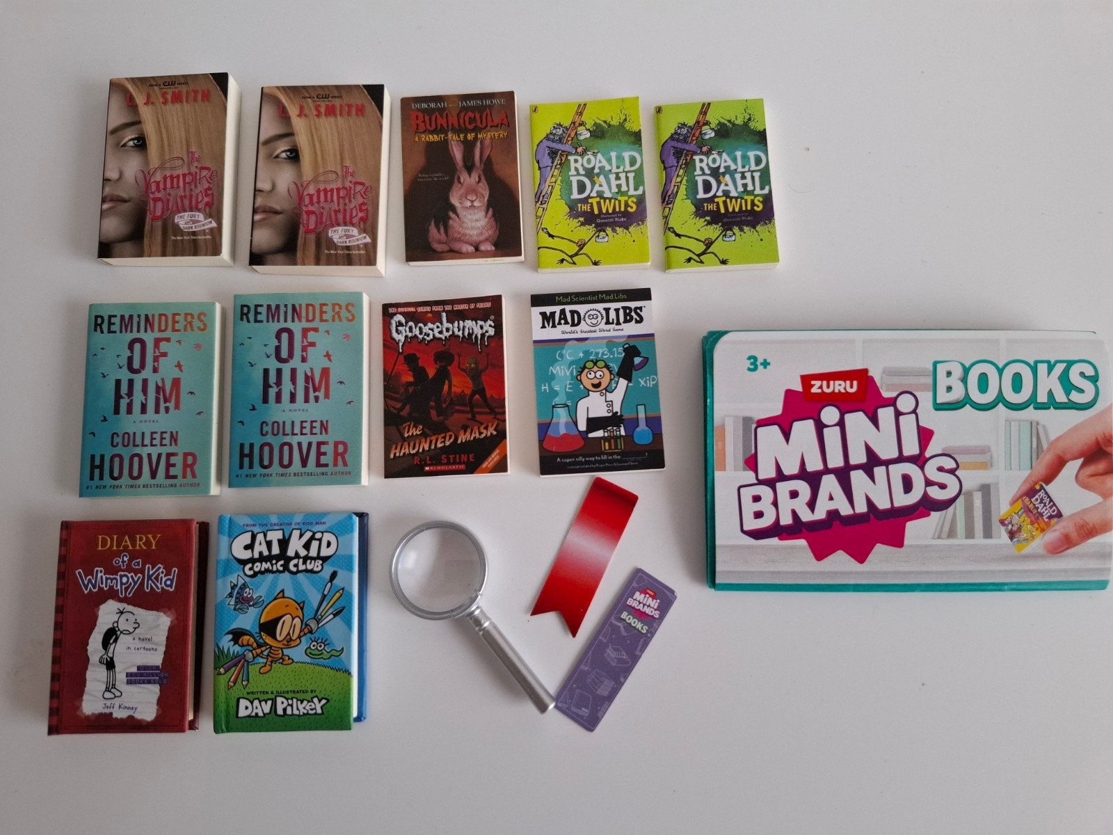 Mini Brands books serie 1, Ophalen of Verzenden, Zo goed als nieuw