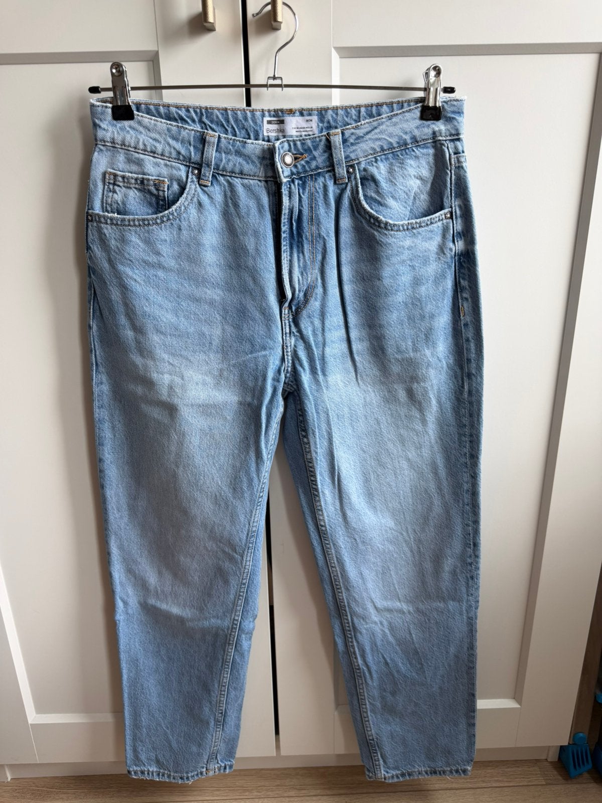 Mom jeans - blauw - Bershka - 38, Ophalen of Verzenden, Zo goed als nieuw, Blauw, W30 - W32 (confectie 38/40)