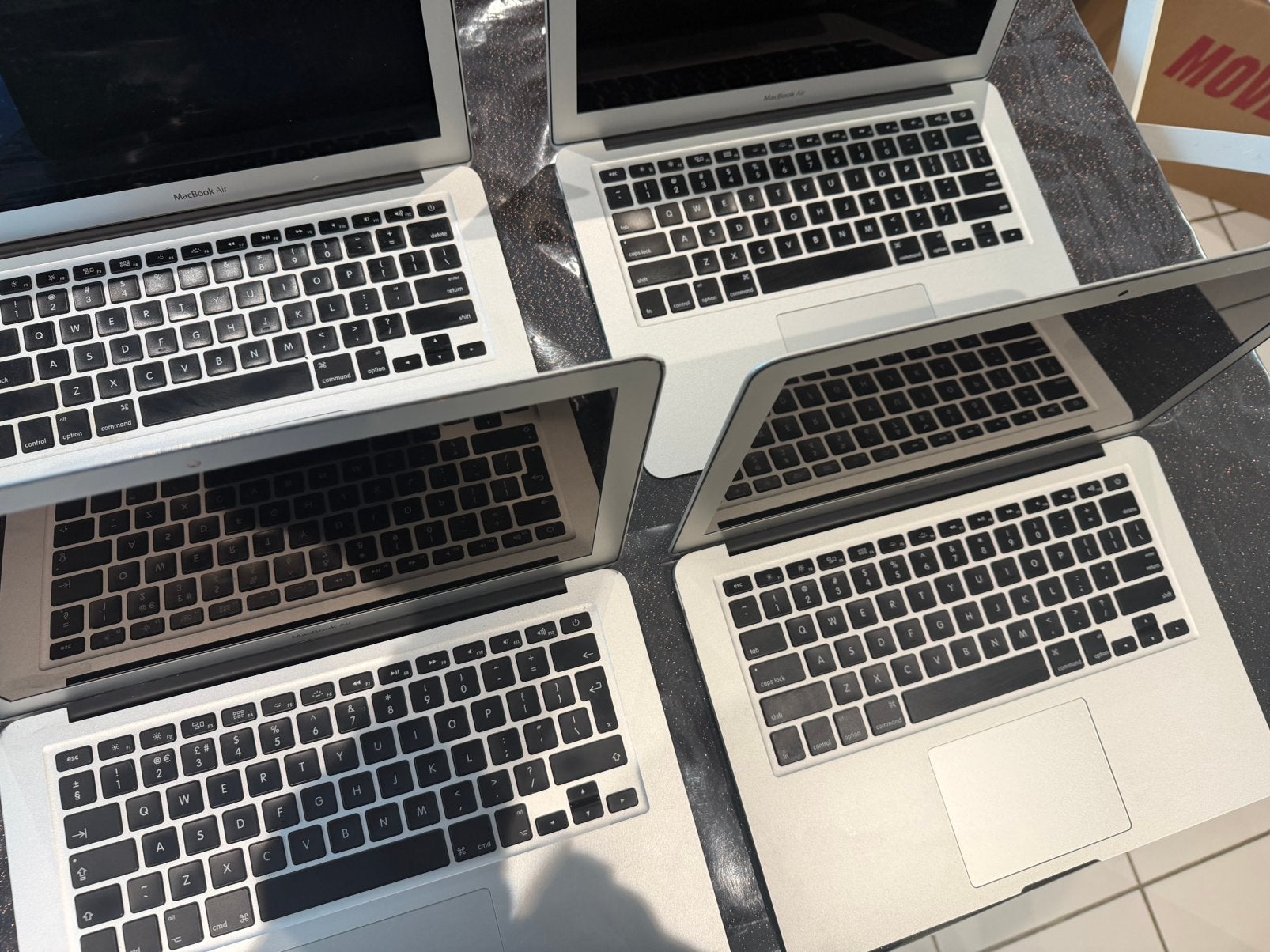 Partij van 4x MacBook Air laptops lot, Gebruikt, 2 tot 3 Ghz, Qwerty, 8 GB