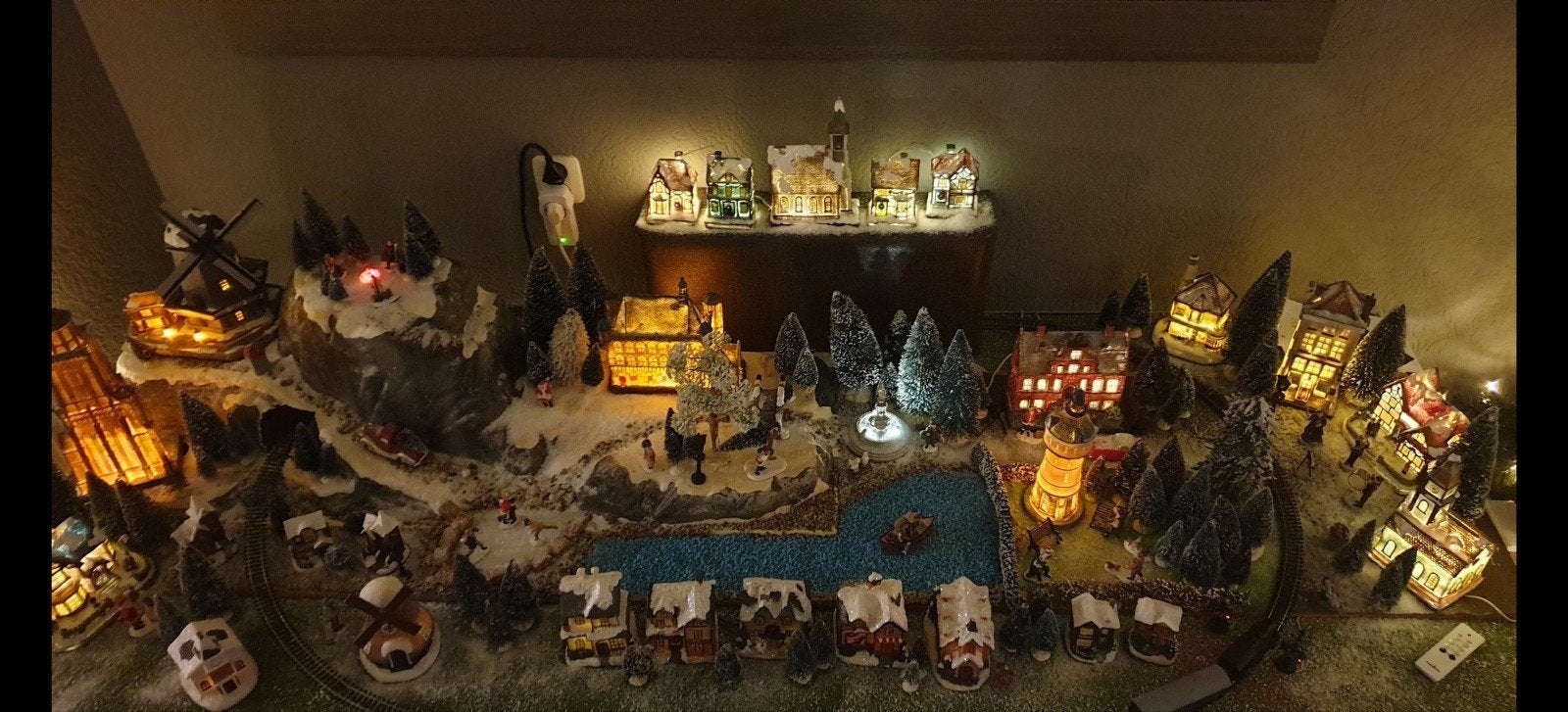 Zeer groot en compleet kerstdorp, Ophalen, Zo goed als nieuw