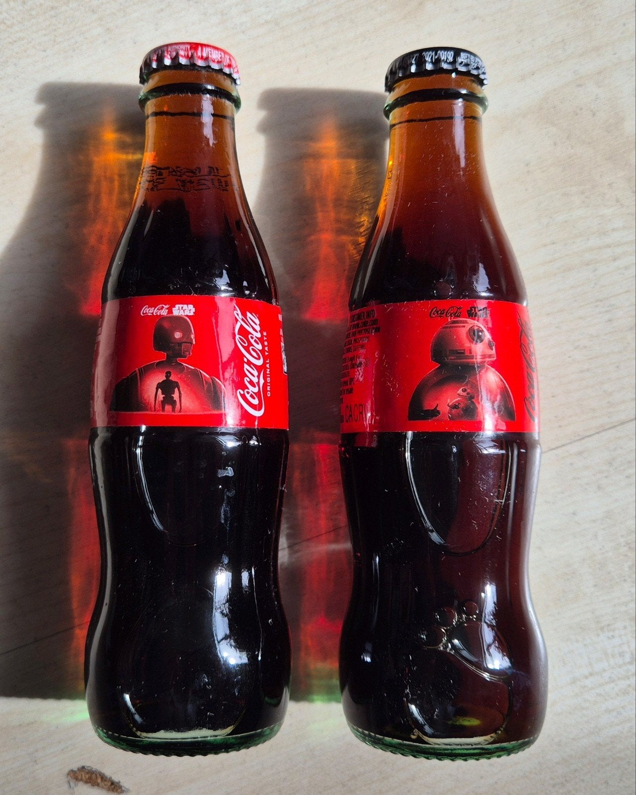 Star Wars Coca Cola glazen flesjes BB-8 K-2SO USA ongeopend, Verzamelen, Ophalen of Verzenden, Nieuw, Gebruiksvoorwerp