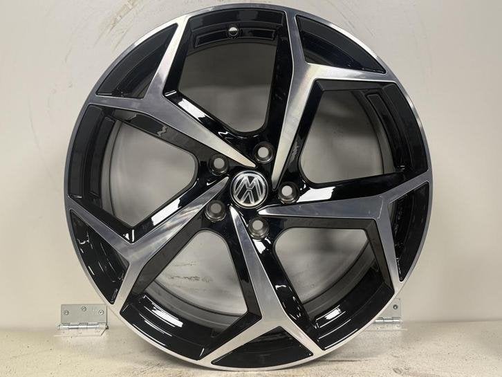 18 inch Bonevile VW Golf 5 6 7 8/Caddy/Touran 225/40/18 et45, 18 inch, Handelsnaam fabrikant, Banden en Velgen, Nieuw
