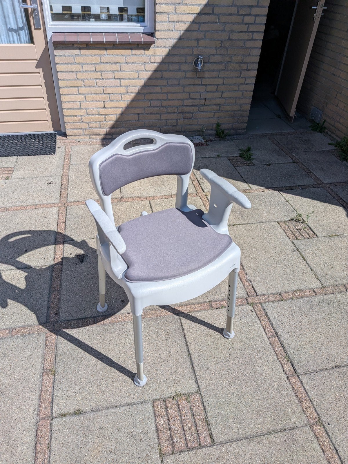 Etac swift 3 in 1 toiletstoel / douchestoel / toiletverhoger, Diversen, Ophalen, Zo goed als nieuw