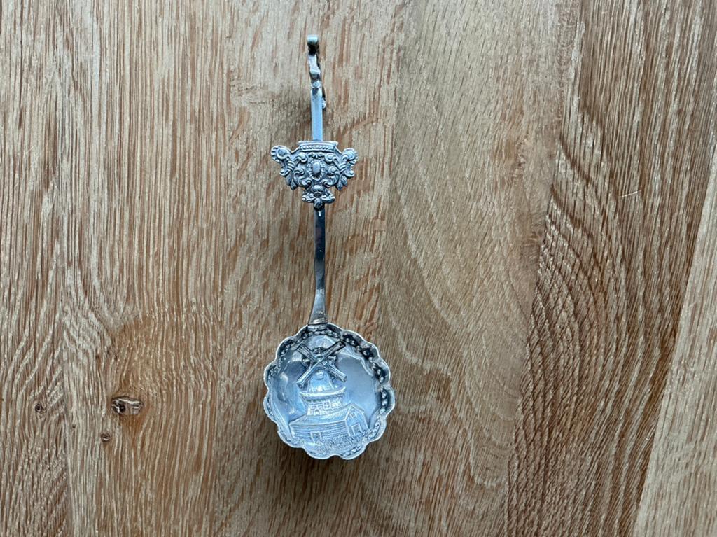 Zilveren roomlepel., Antiek en Kunst, Antiek | Goud en Zilver, Ophalen of Verzenden