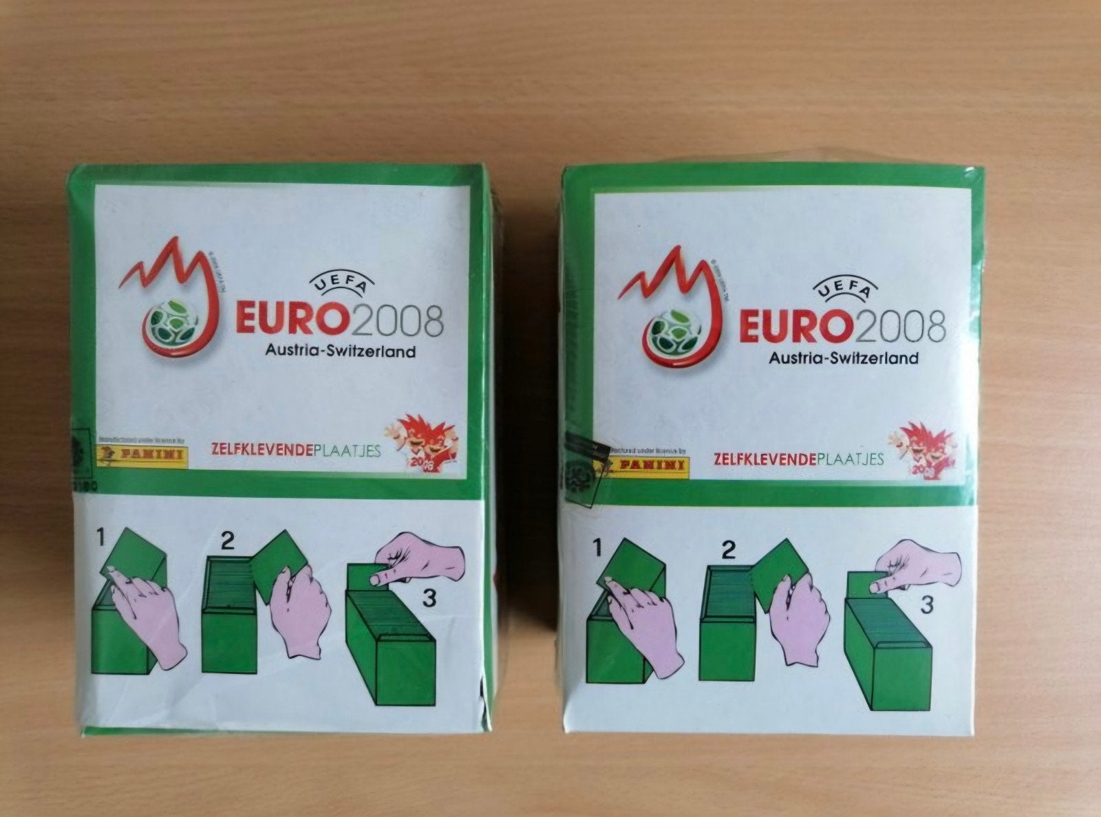2x Panini UEFA EURO 2008 Austria-Switserland Sealed Box, Hobby en Vrije tijd, Stickers en Plaatjes, Verzenden, Nieuw, Meerdere stickers