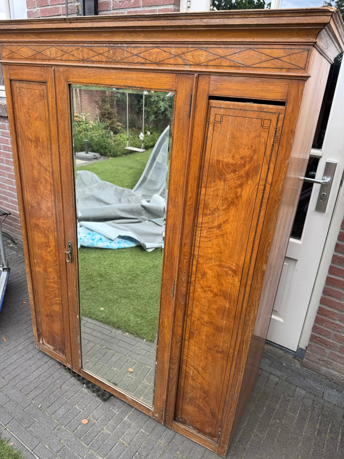 Antieke kledingkast met spiegel en lade (let op schade), Antiek en Kunst, Ophalen