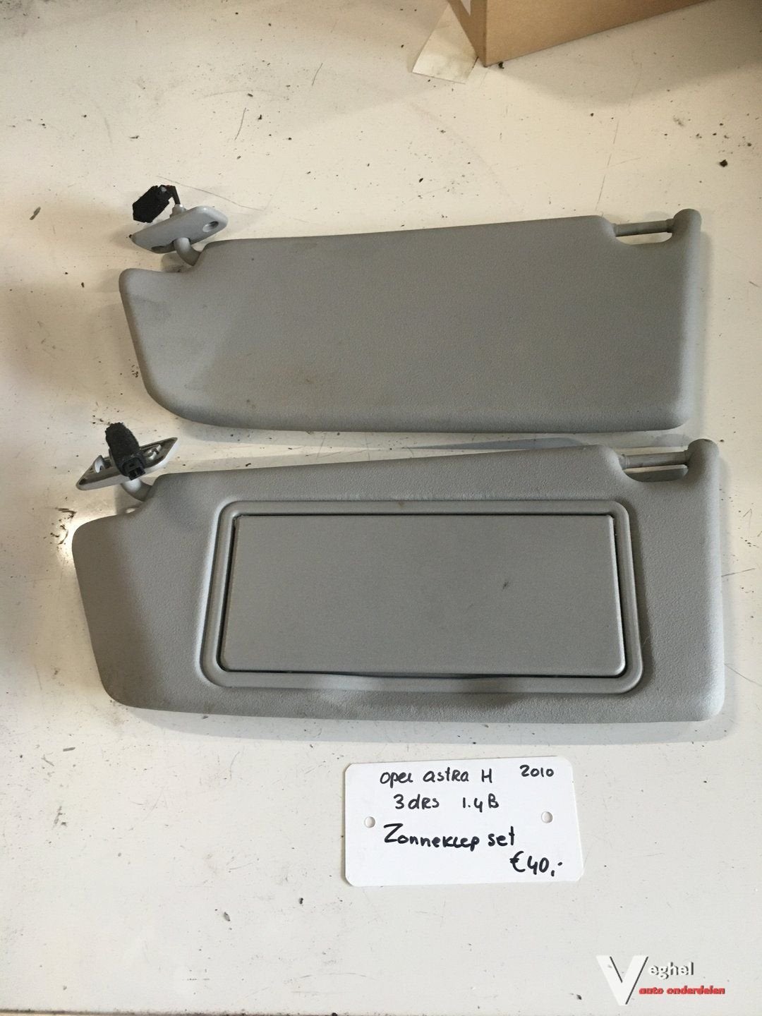 Opel Astra H Coupe 2010 1.4 B Zonneklep set
