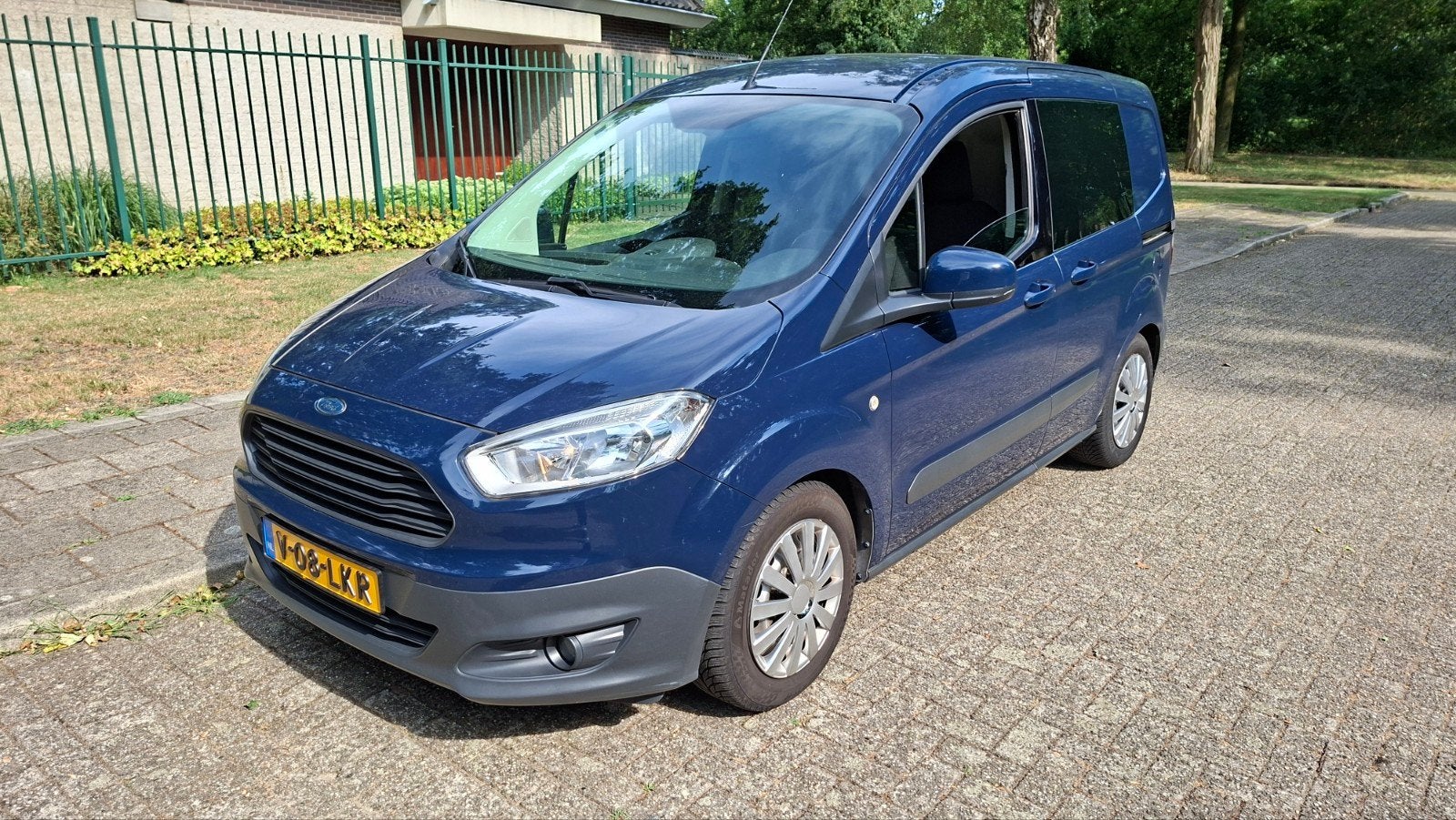 Ford transit courier benzine bestelauto, Auto's, Bestelauto's, Particulier, Ford, Benzine, Handgeschakeld, Blauw, Ophalen