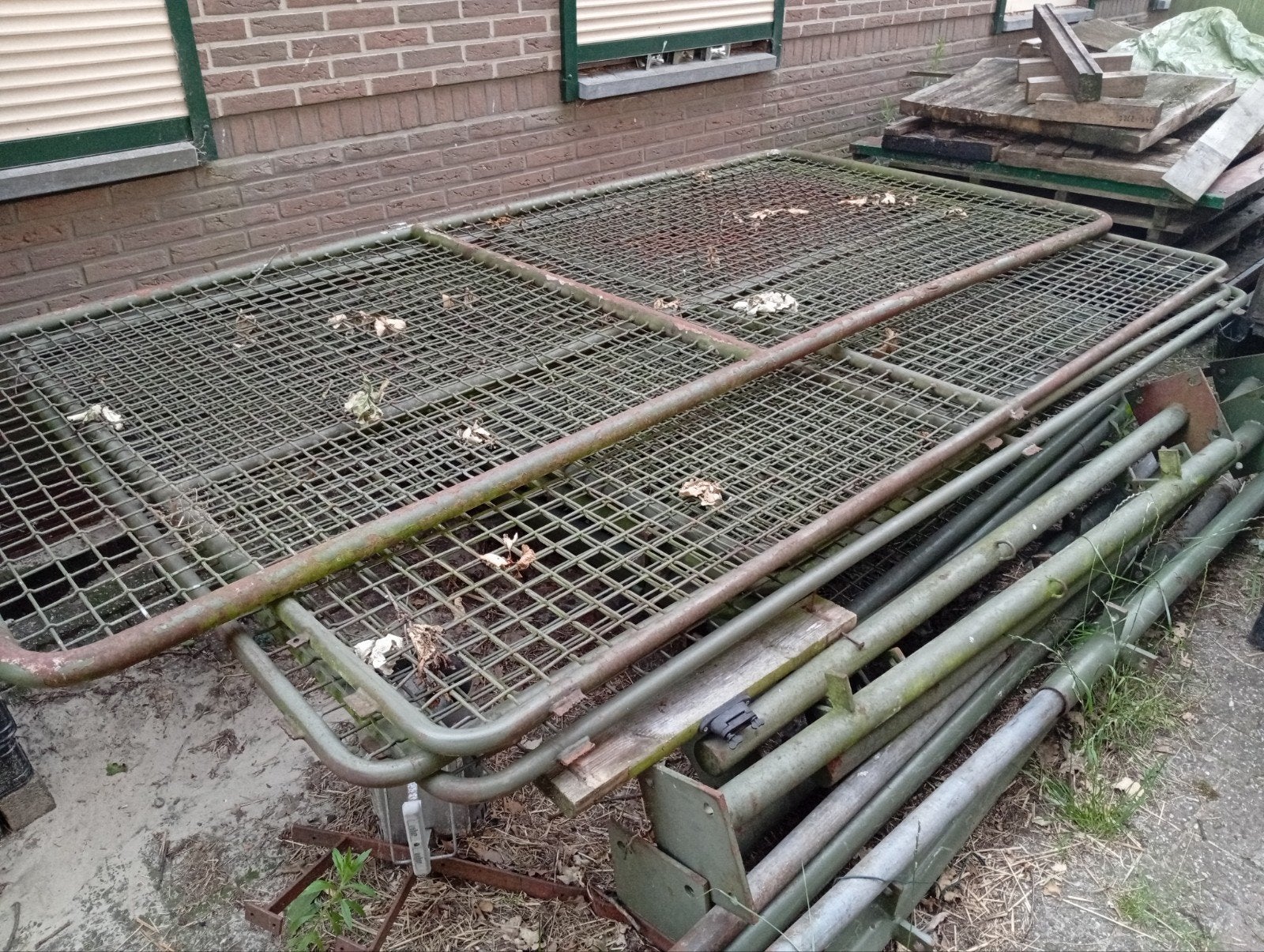 Partij hekwerk, Ophalen, IJzer