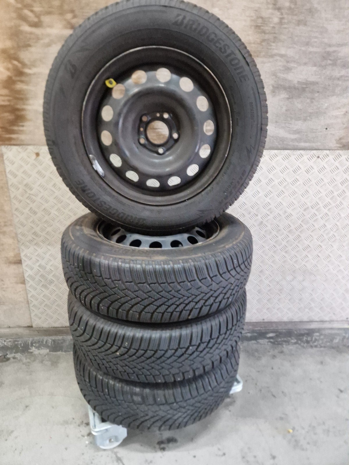 Winterbanden 215/65/16 Bridgestone Peugeot Rifter, Auto-onderdelen, Ophalen, 215 mm, 16 inch, Winterbanden