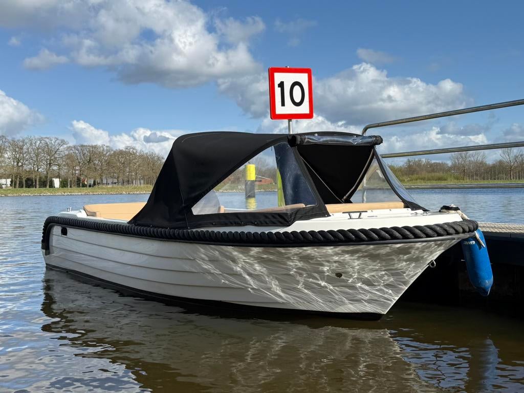 Sloep 5,30X2,00 BJ 22 inclusief aanhanger! Vaarbewijs vrij!, Watersport en Boten, Sloepen, Ophalen, Zo goed als nieuw