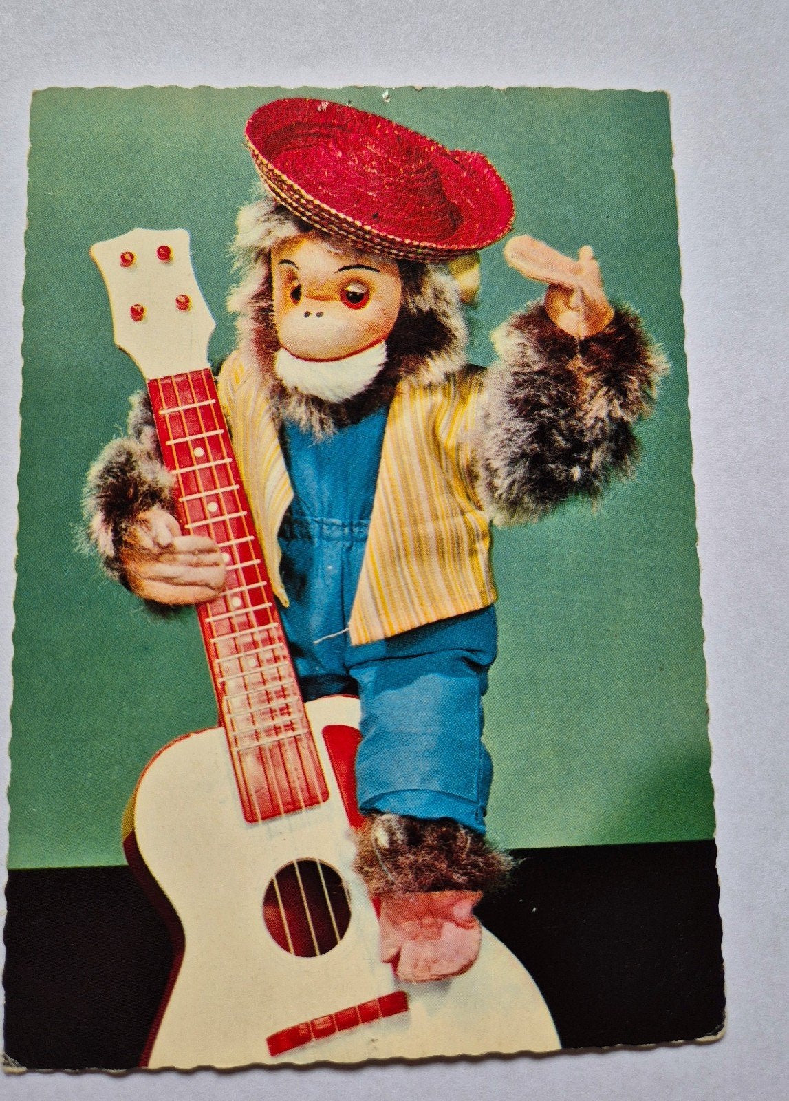 Ansichtkaart vintage aapje op gitaar monkey, Ophalen of Verzenden, 1960 tot 1980, Gelopen, Wild dier