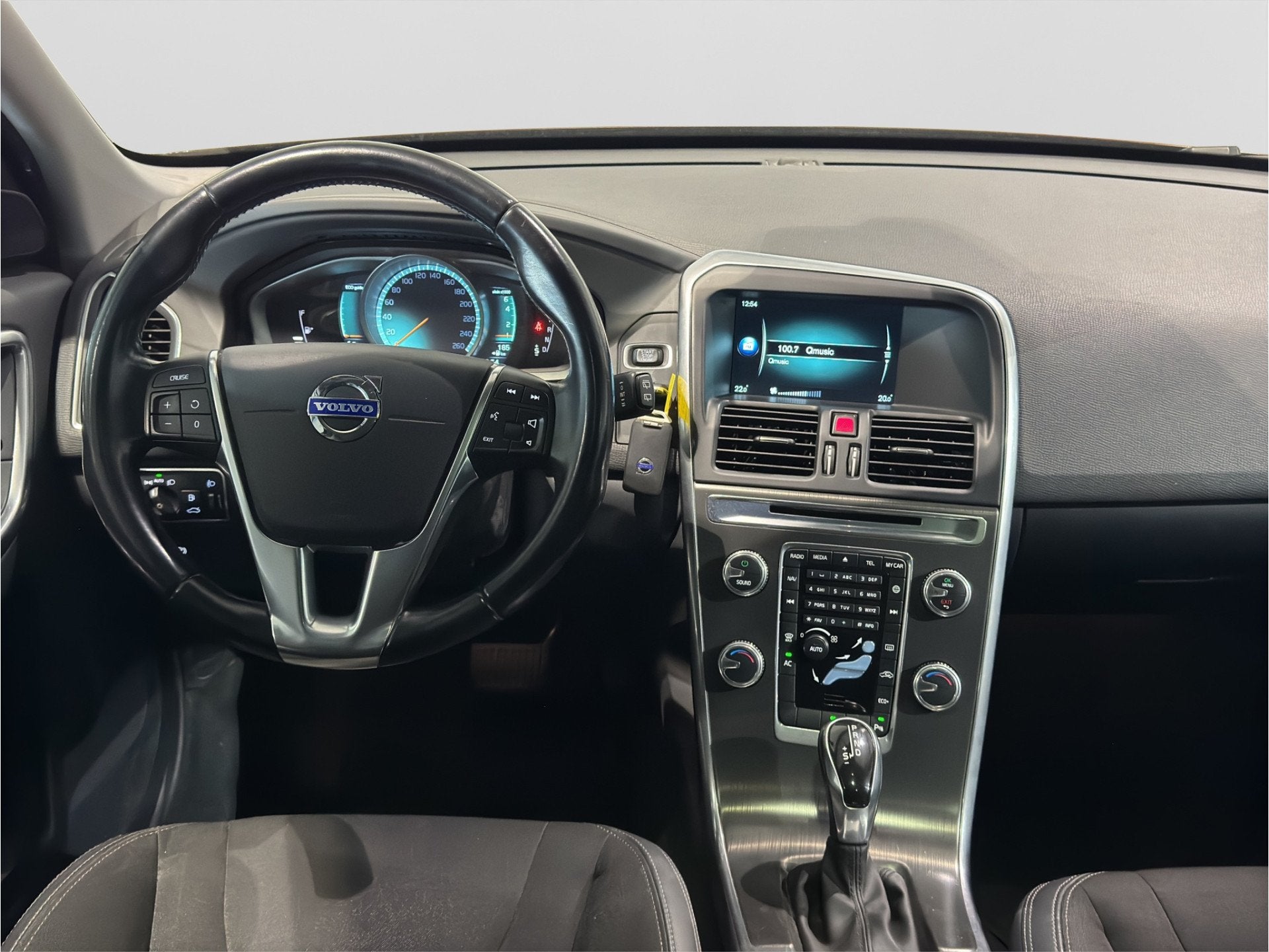 Volvo XC60 T5 Aut. Afn.Trekhaak Panoramadak 245pk, 15 km/l, Gebruikt, 4 cilinders, 1622 kg