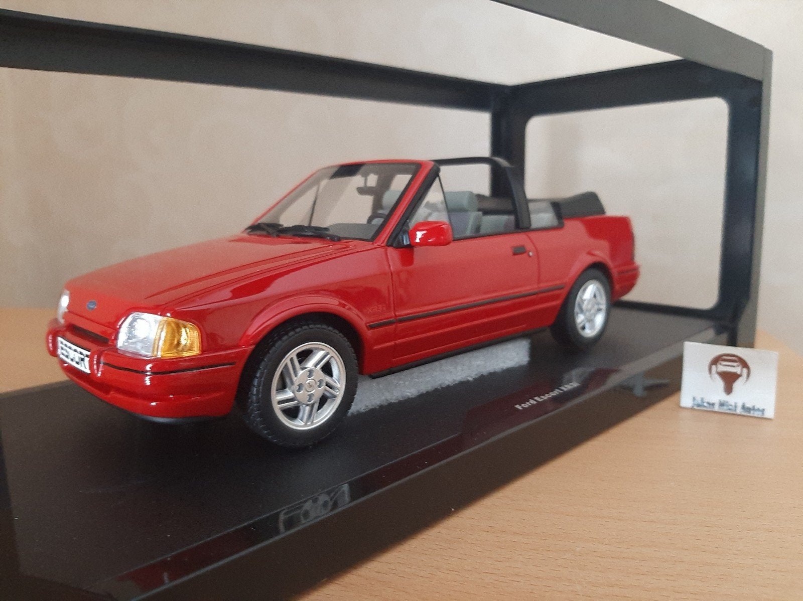 Ford Escort XR3i Cabrio Mk.4 Flamenco Red Ottomobile 1:18
