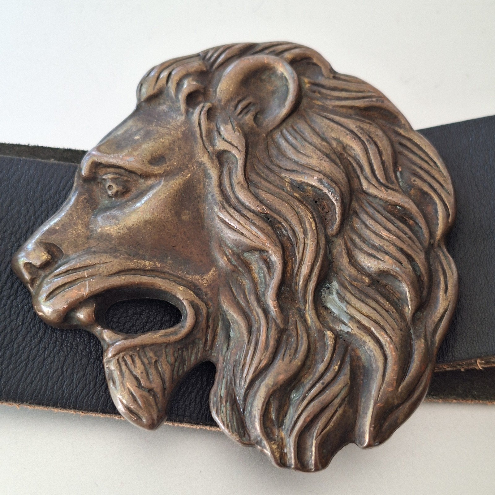Vintage leren riem leeuwenkop lion buckle, Bruin, Echt leder, Minder dan 95 cm, Ophalen of Verzenden