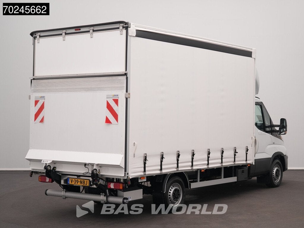 Iveco Daily 35S18 BPM VRIJ! 3.0L Laadklep 180PK Schuifzeilen, Cruise Control, Stof, Euro 6, 4 cilinders