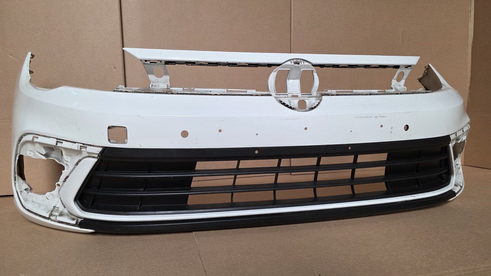 Voorbumper VW Polo 2G Facelift 4xPDC ORGINEEL BUMPER bj.2022, Auto-onderdelen, Carrosserie en Plaatwerk, Gebruikt, -, Voor, Ophalen of Verzenden