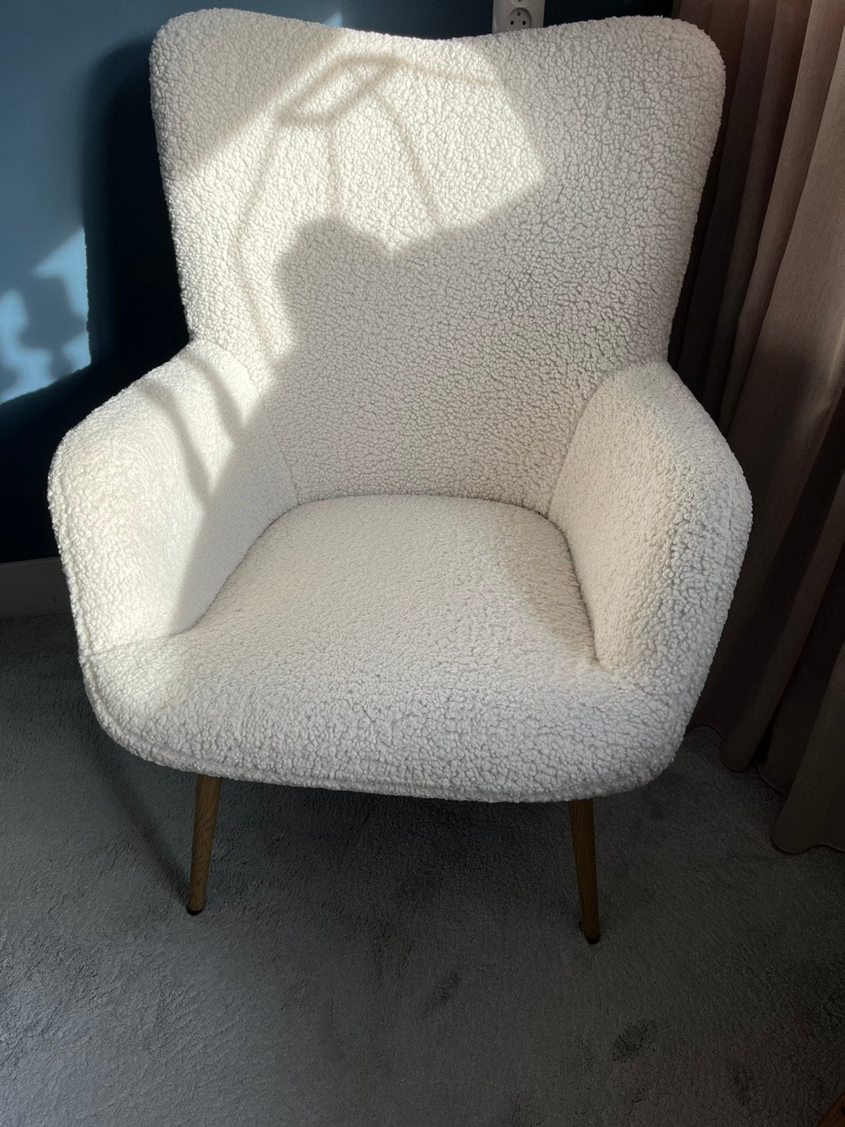 Witte pluffie stoel, Ophalen of Verzenden, Zo goed als nieuw, 75 tot 100 cm, 50 tot 75 cm