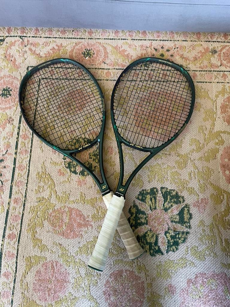 Yonex v-core pro 97, Overige merken, Ophalen of Verzenden, Zo goed als nieuw, Racket