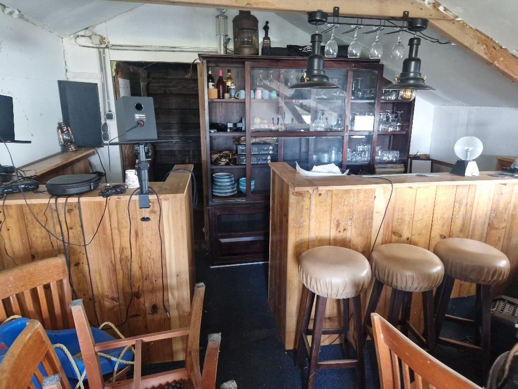 Bar van grenen met losse DJ  hoek mancave, Ophalen, Gebruikt