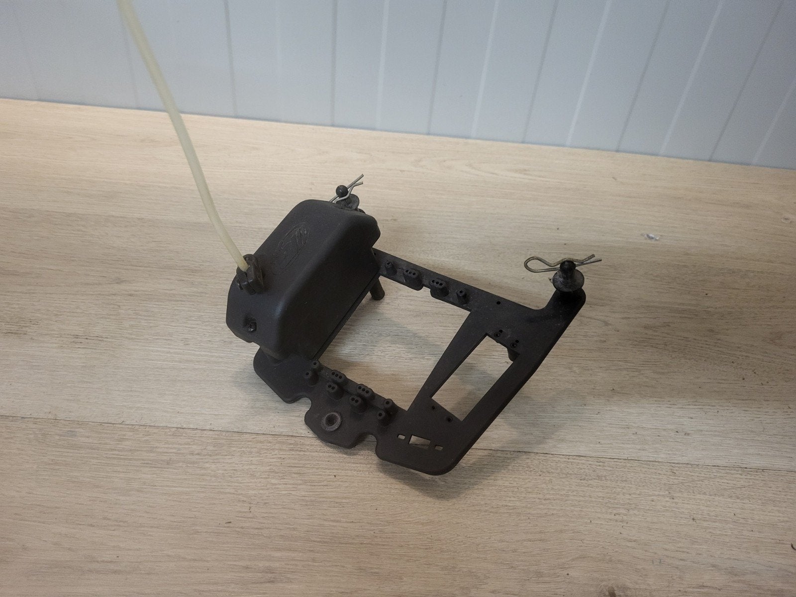 Fg servoplaat, Ophalen of Verzenden, Overige schalen, Benzine, Onderdeel