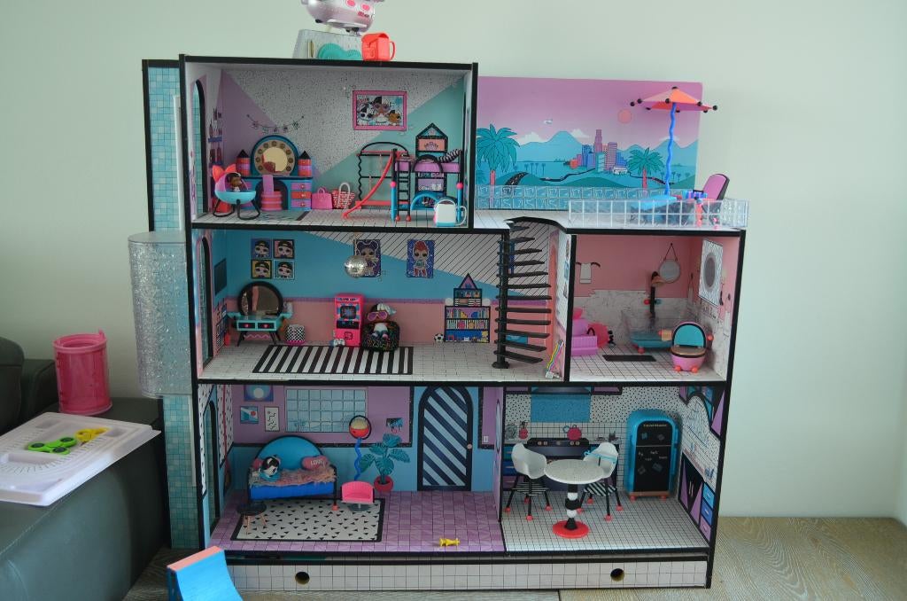 LOL huis en speelgoed, Ophalen, Gebruikt, Poppenhuis