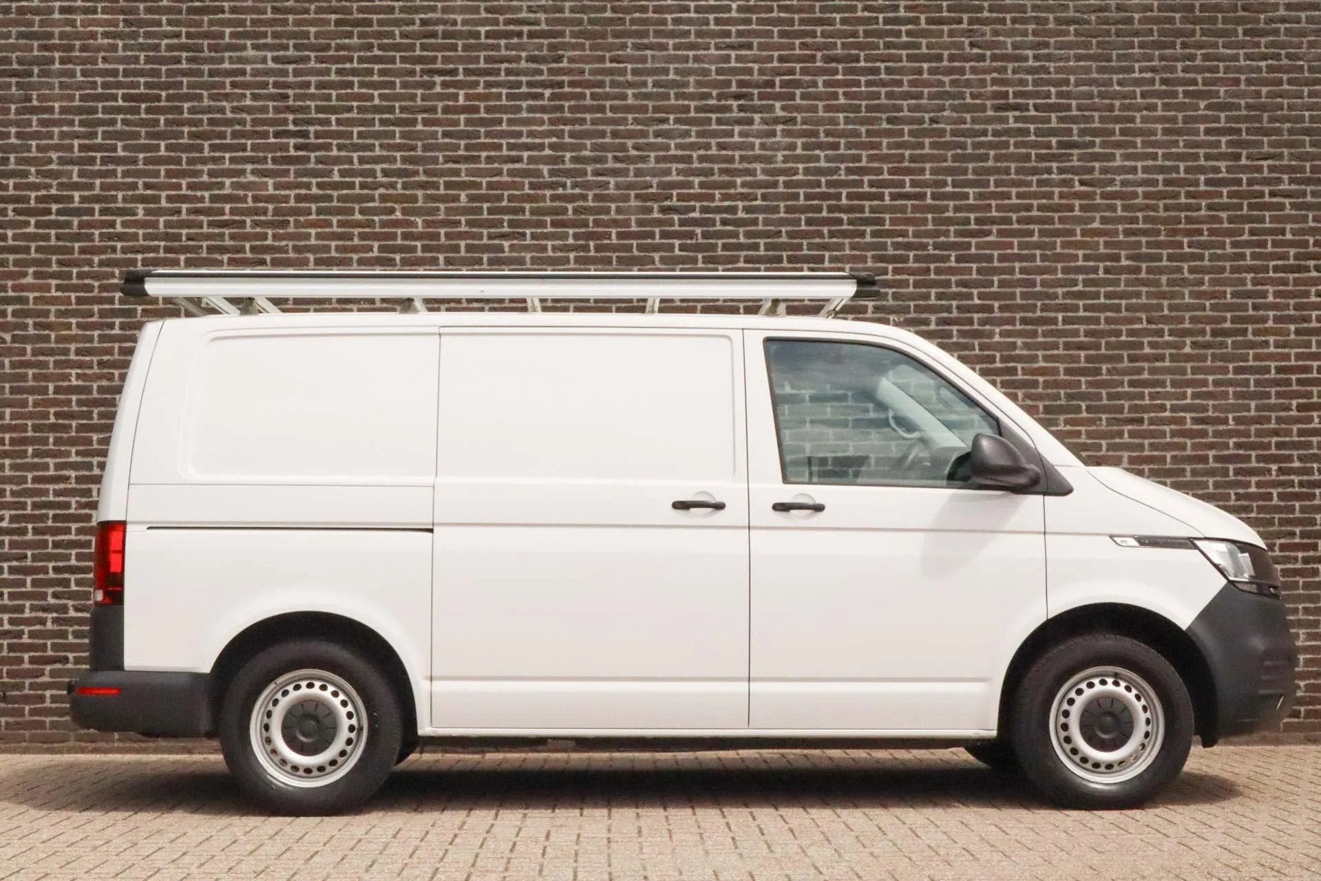 Volkswagen Transporter 2.0 TDI 90pk L1H1 28 (bj 2020), Electronic Stability Program (ESP), Gebruikt, Overige carrosserieën, Wit