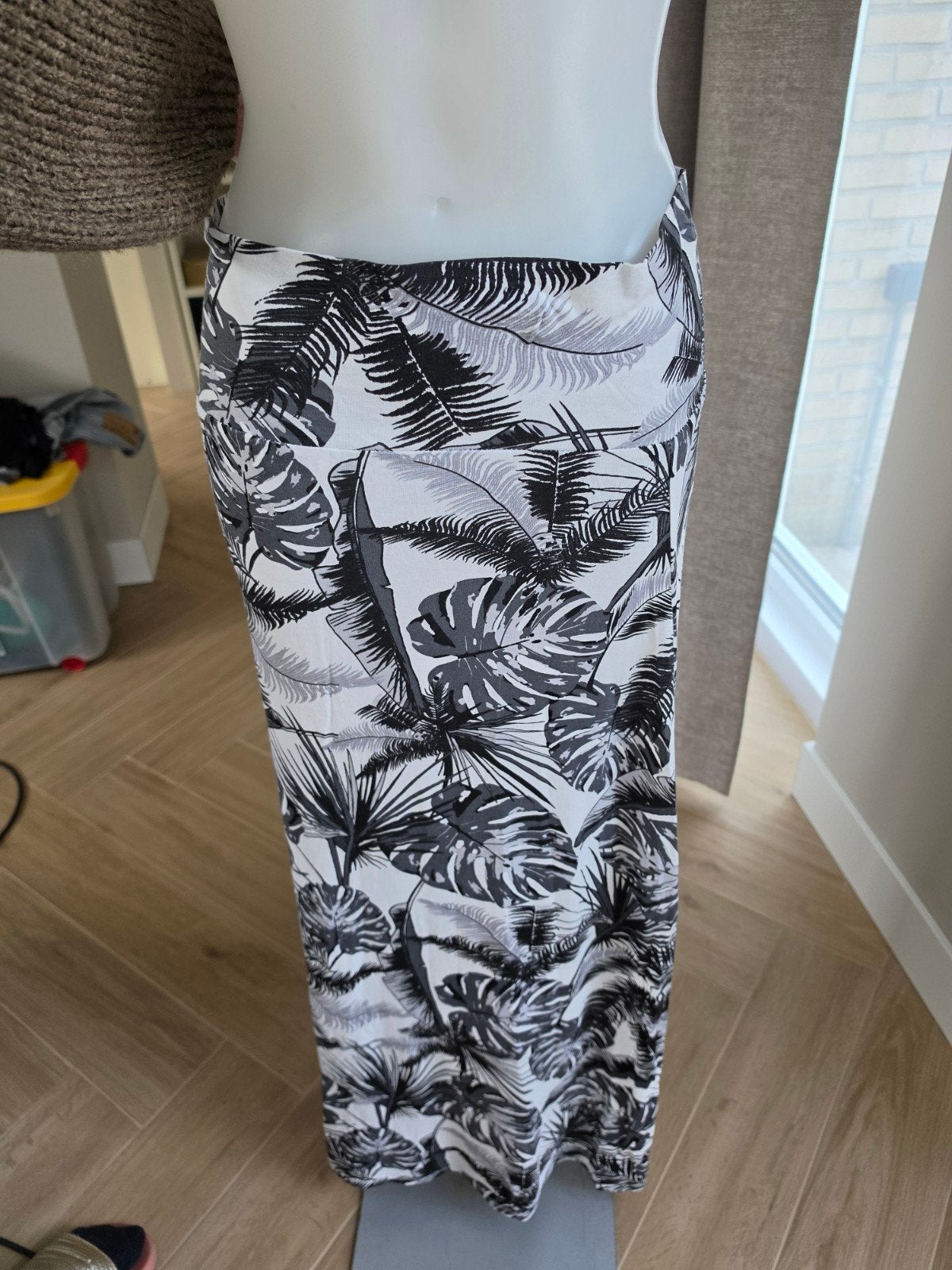 Hema extra lange rok maat m met bloemen wit zwart

Zie ook m, Kleding | Dames, Rokken, Maat 38/40 (M), Meerkleurig, Ophalen of Verzenden