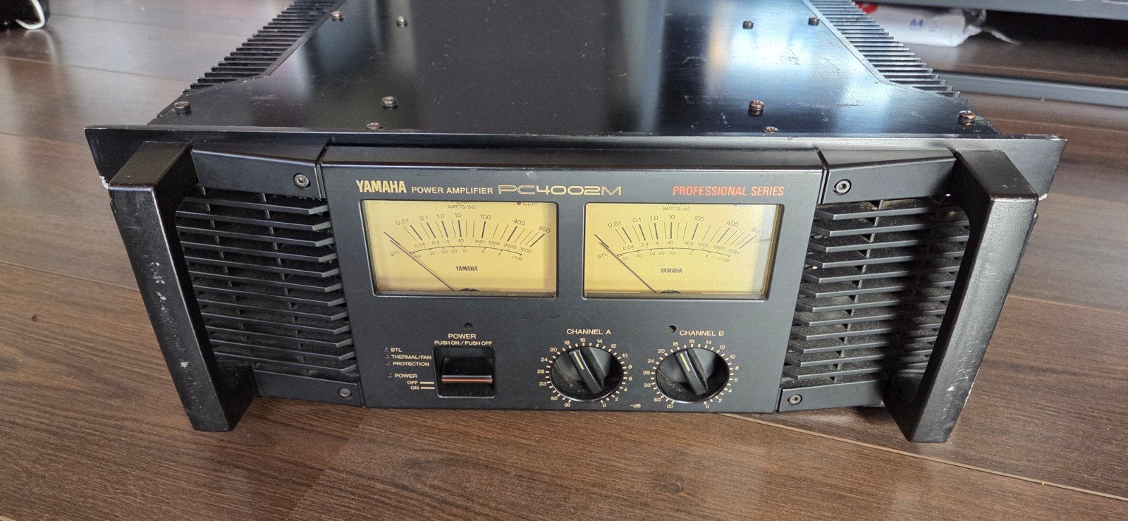 Yamaha PC4002M Professionele Eindversterker, Ophalen, Gebruikt, 120 watt of meer, Yamaha