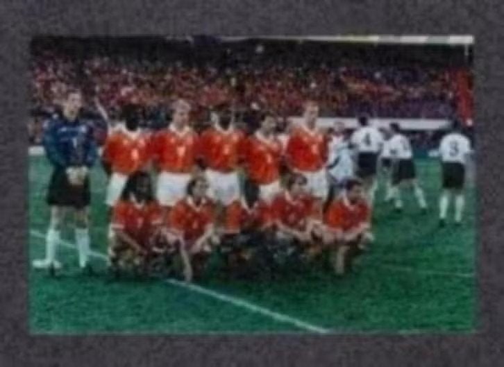 Foto Nederlands Elftal Oranje. Bergkamp v.d. Sar Seedorf, Verzamelen, Ophalen of Verzenden, 1980 tot heden, Ongelopen, Sport en Spel
