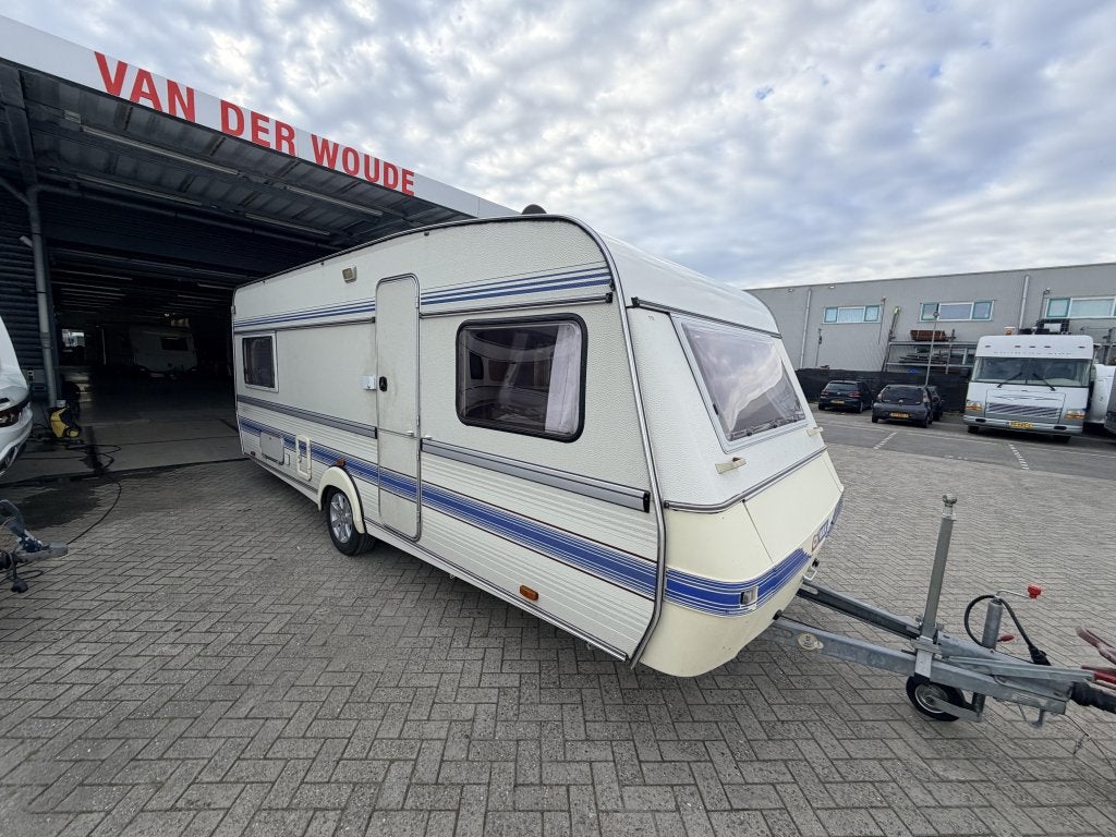 Wilk De Luxe 560 Stapelbed, 5 Persoons, Caravans en Kamperen, Caravans, Overige typen, Rondzit, Bedrijf, Kachel