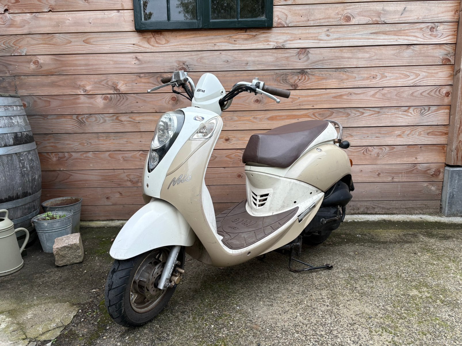 Sym Mio BROM scooter Te Koop | Geel kenteken, Fietsen en Brommers, Gebruikt, Maximaal 45 km/u, Benzine, 50 cc